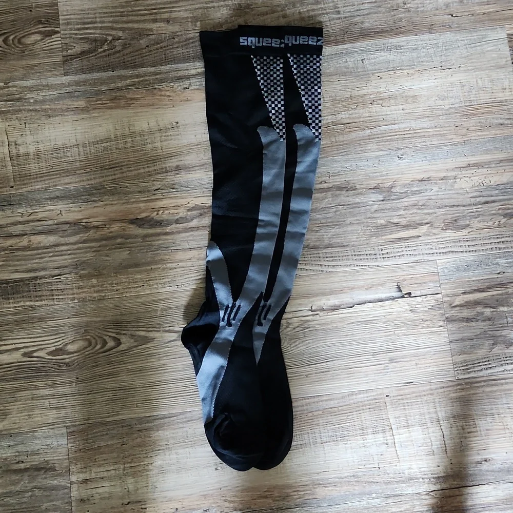 Compression socks - Picture 1 of 3